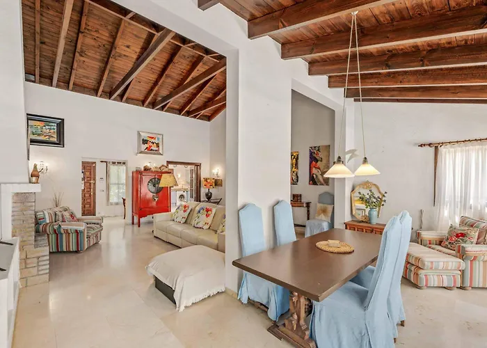 Casa Cumbre Villa *